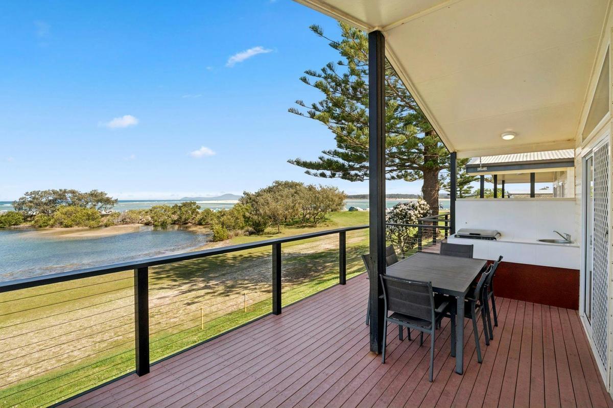 2 Bedroom Waterfront Deluxe Spa Cabin Deck