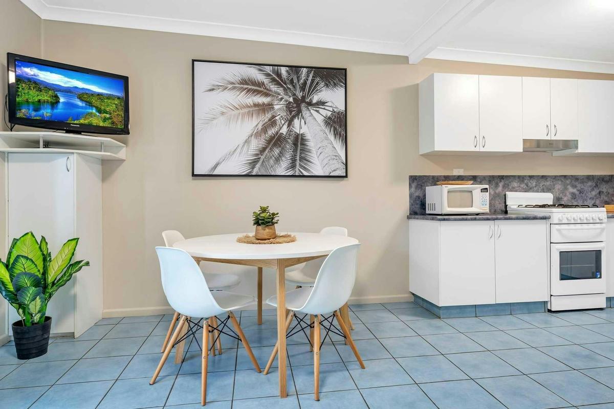 Ingenia Holidays Nambucca Heads - 1 bedroom Standard Unit Dining Room
