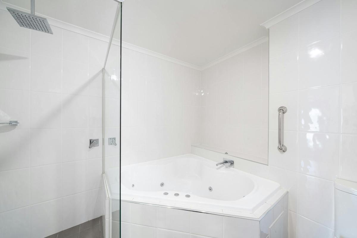 Indulge in ultimate relaxation and luxury with our spa bath. Perfect for a romantic getaway .