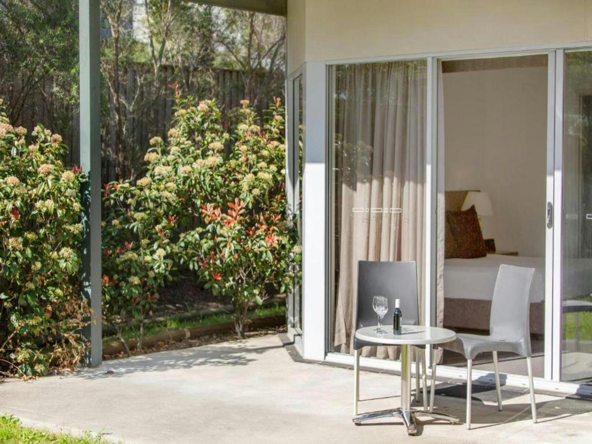 Room Courtyard