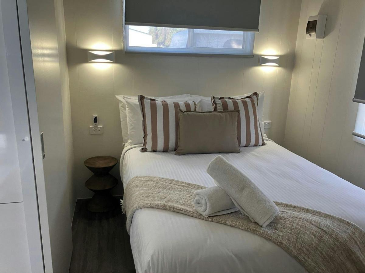 1 Bedroom Deluxe Cabin