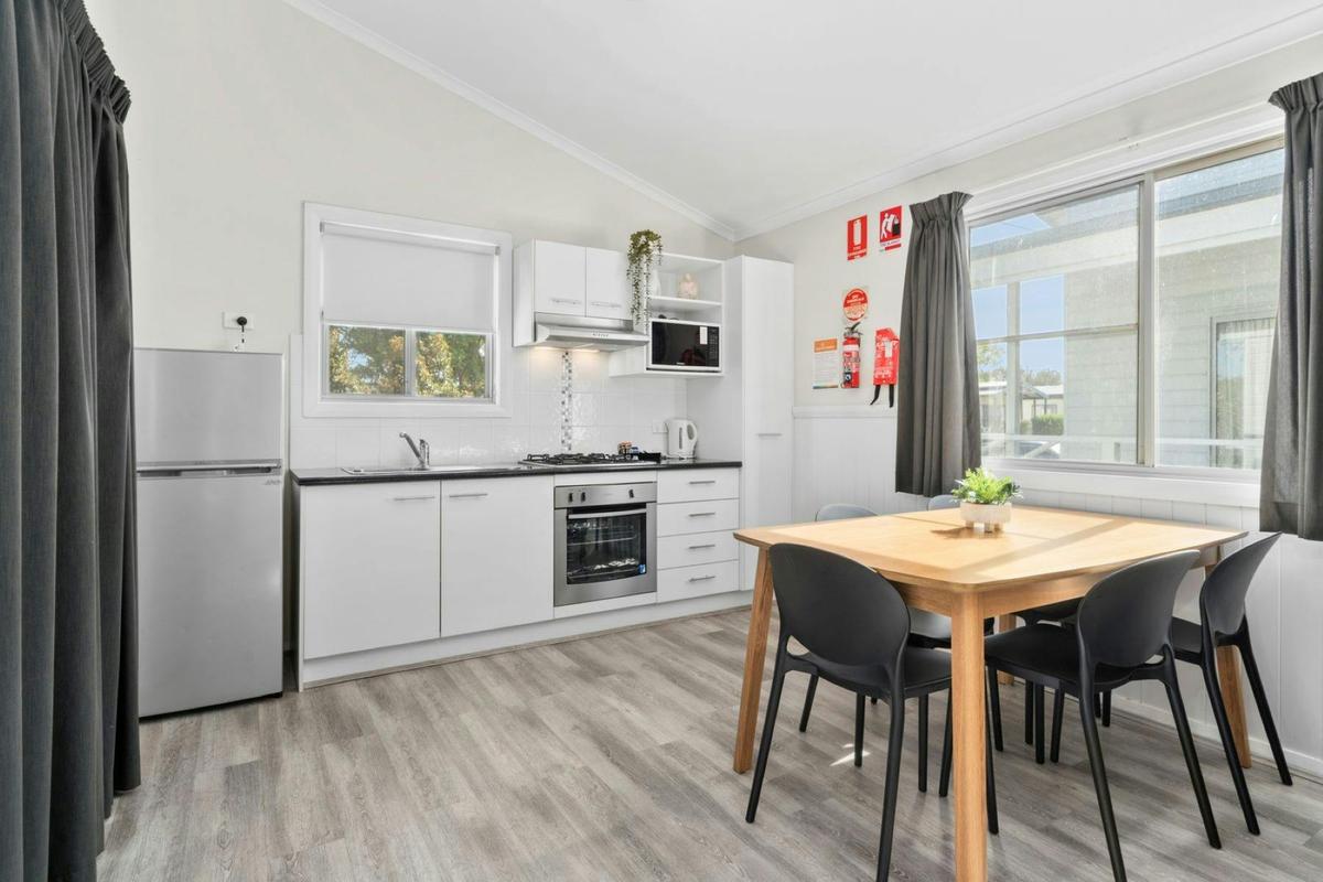 2 Bedroom Deluxe Cabin