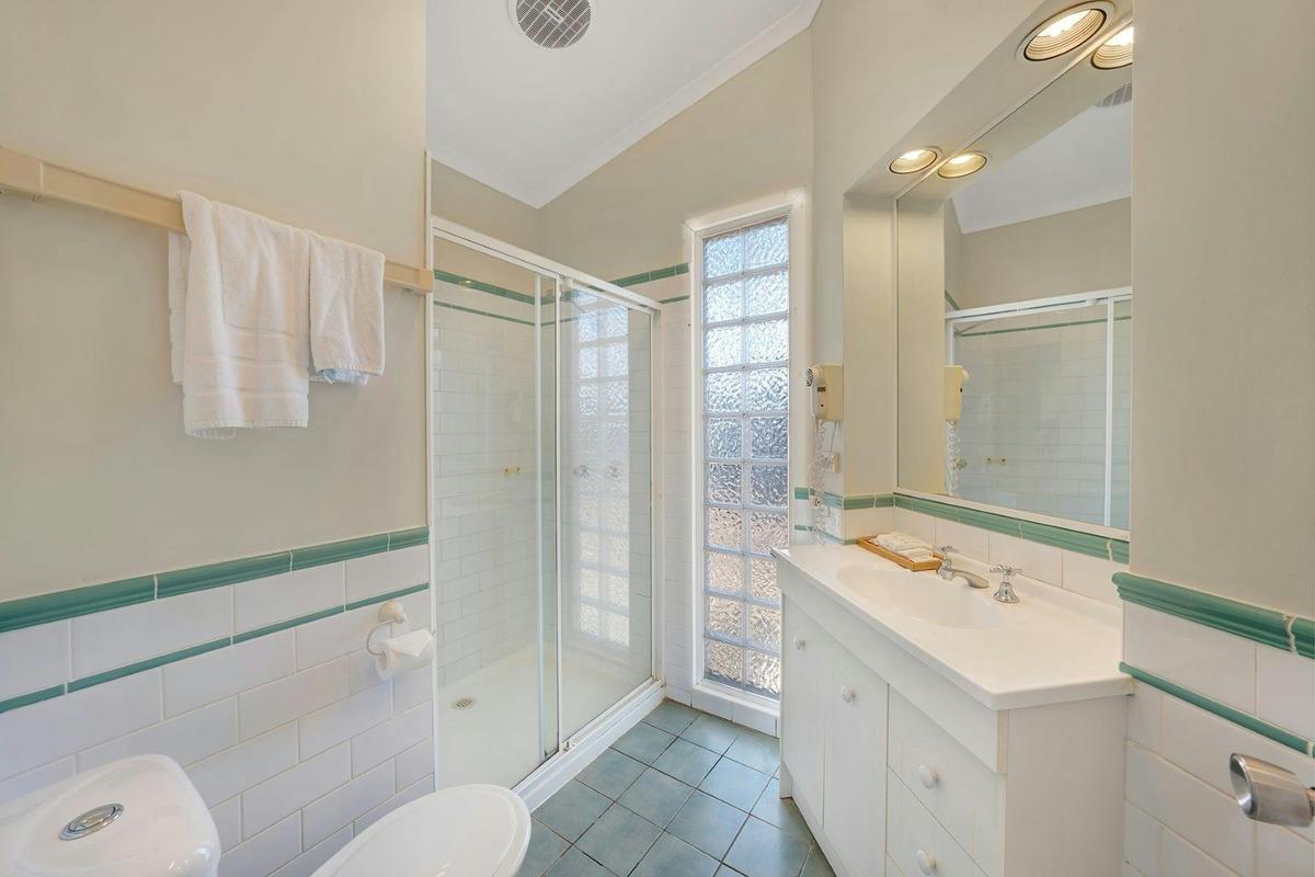 2 Bedroom Standard Cabin Bathroom