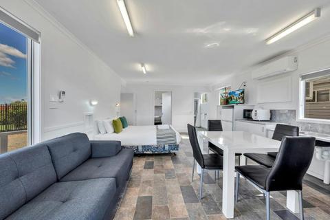 1 Bedroom Standard Cabin Living
