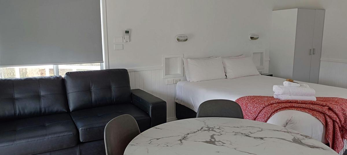 1 Bedroom Standard Cabin Living