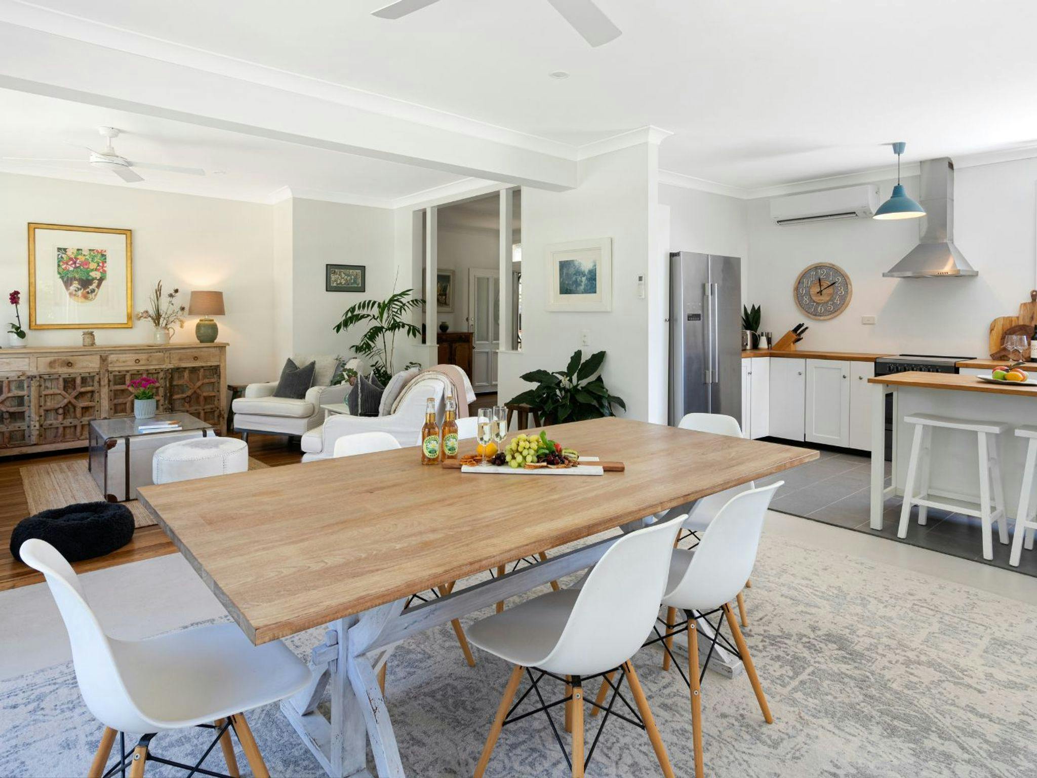 Hemingways Lakehouse | Open Plan Living Area