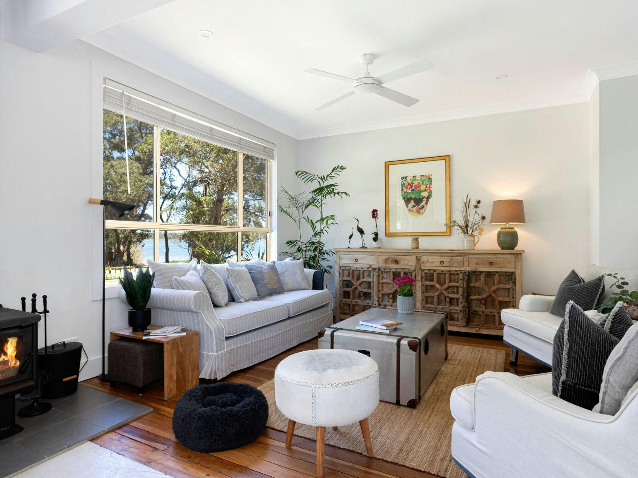 Hemingways Lakehouse | Lounge Room | Open Fireplace