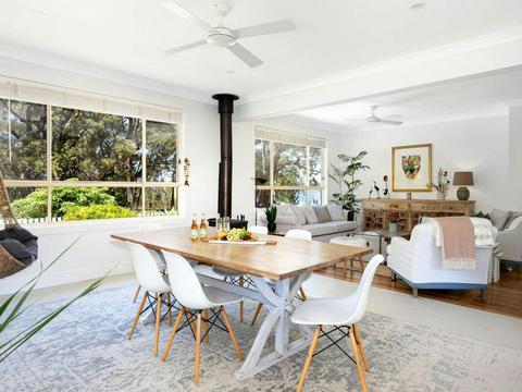 Hemingways Lakehouse