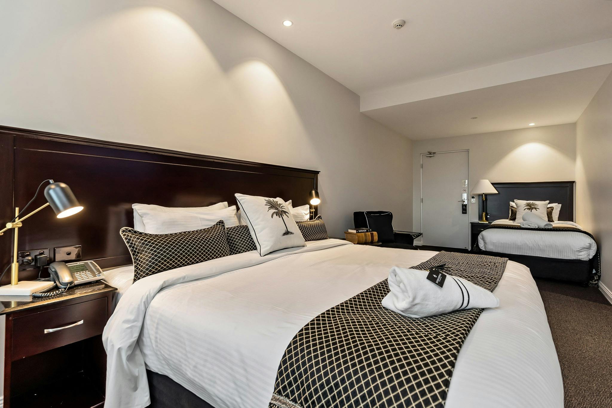 King Twin Suite
