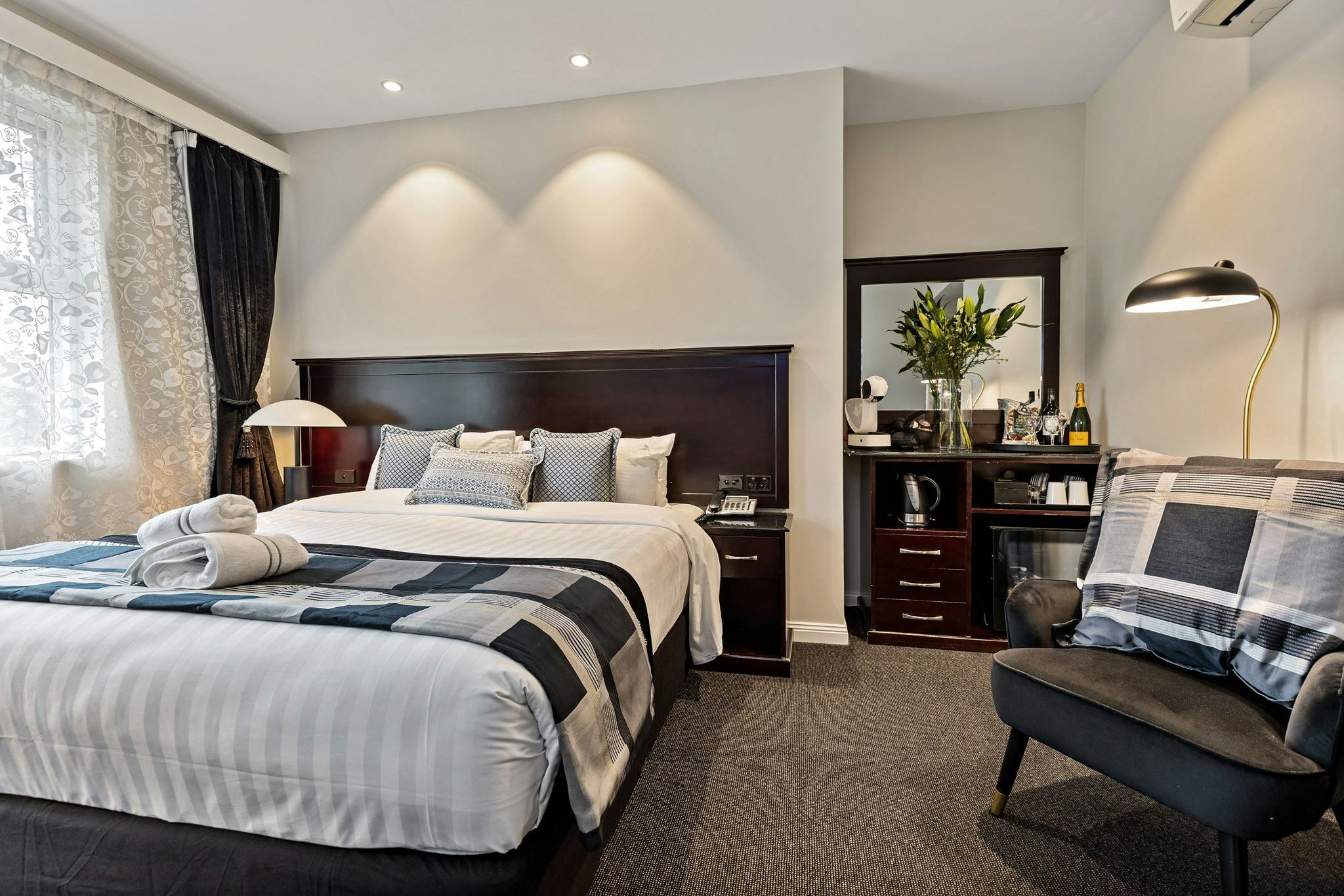 King Executive Suite