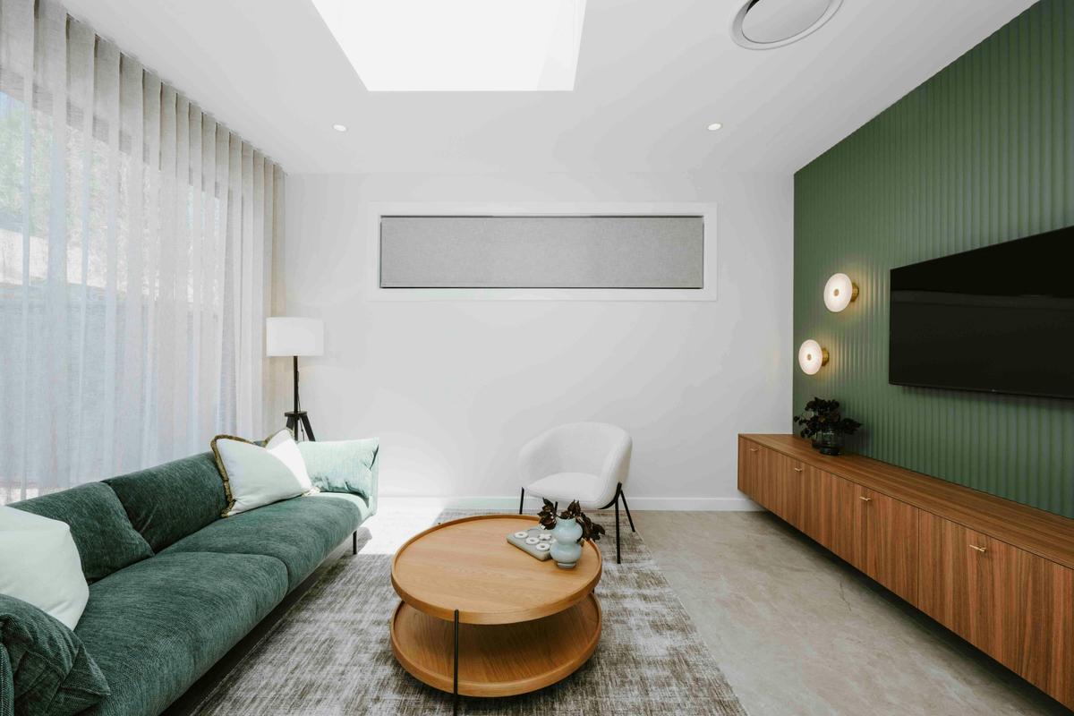 Kirsten Accommodation Heidi House Open plan lounge room