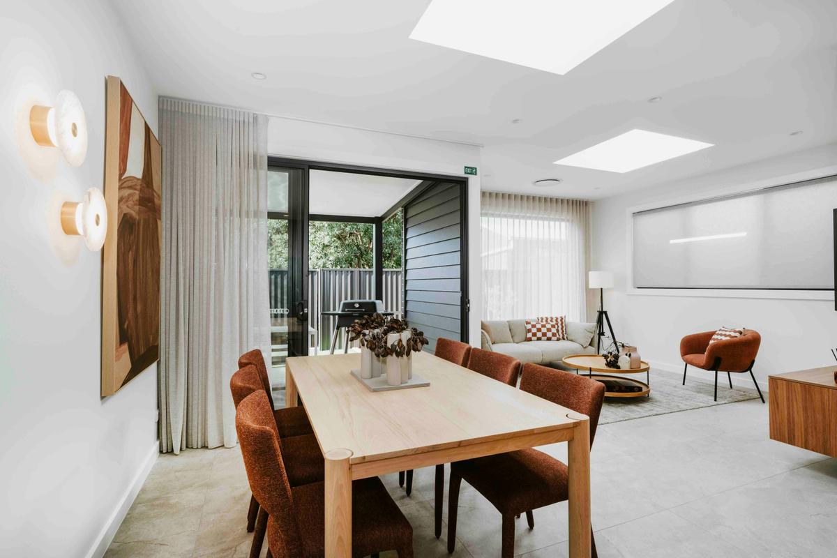 Kirsten Accommodation Ilinka House Open plan Dining area