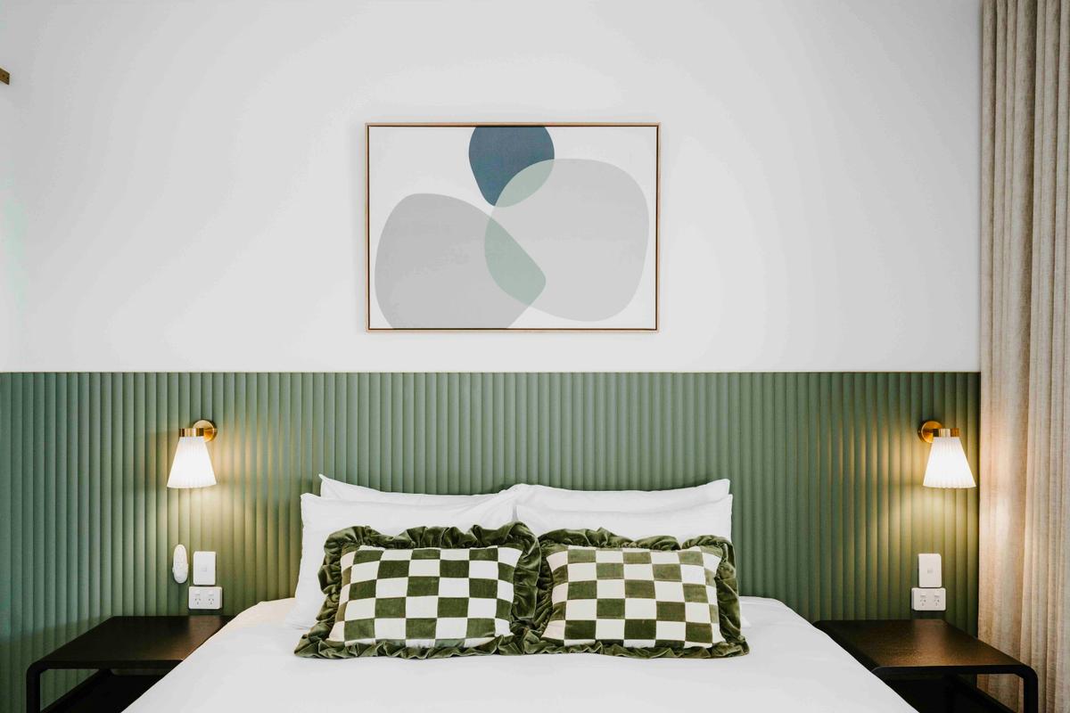 Kirsten Accommodation Mudgee Heidi House Master bed
