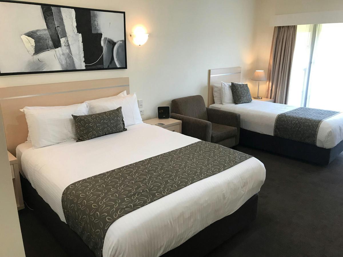 Refurbishe Superior Twin Suite 4