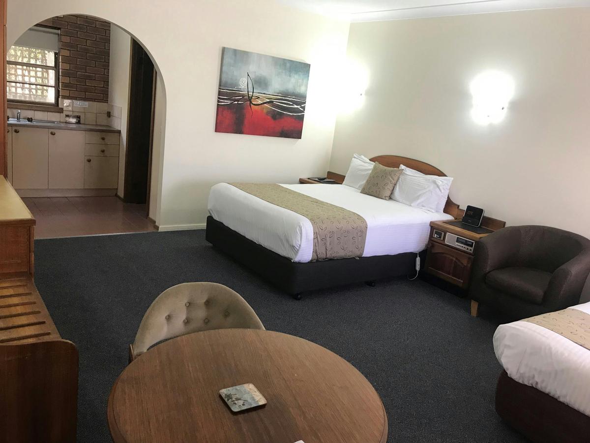 Deluxe Twin room with Kitchenette