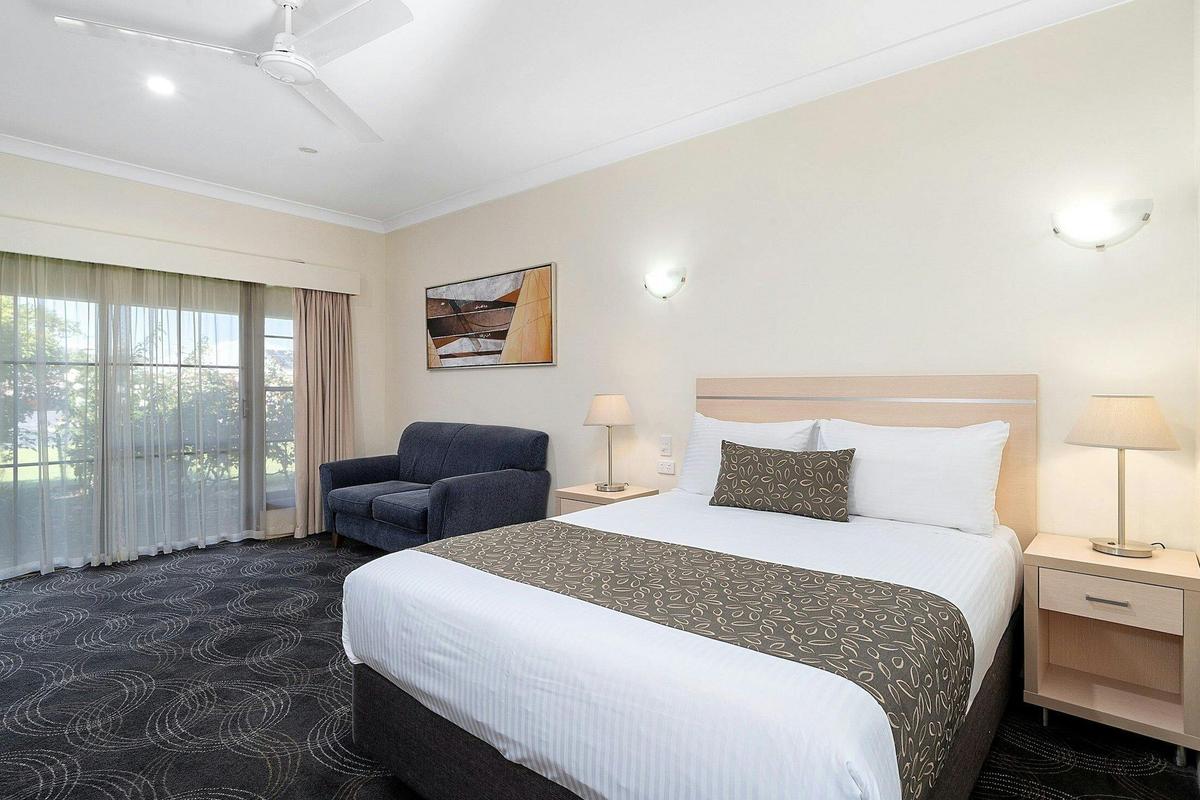 Refurbished Superior Queen Suite