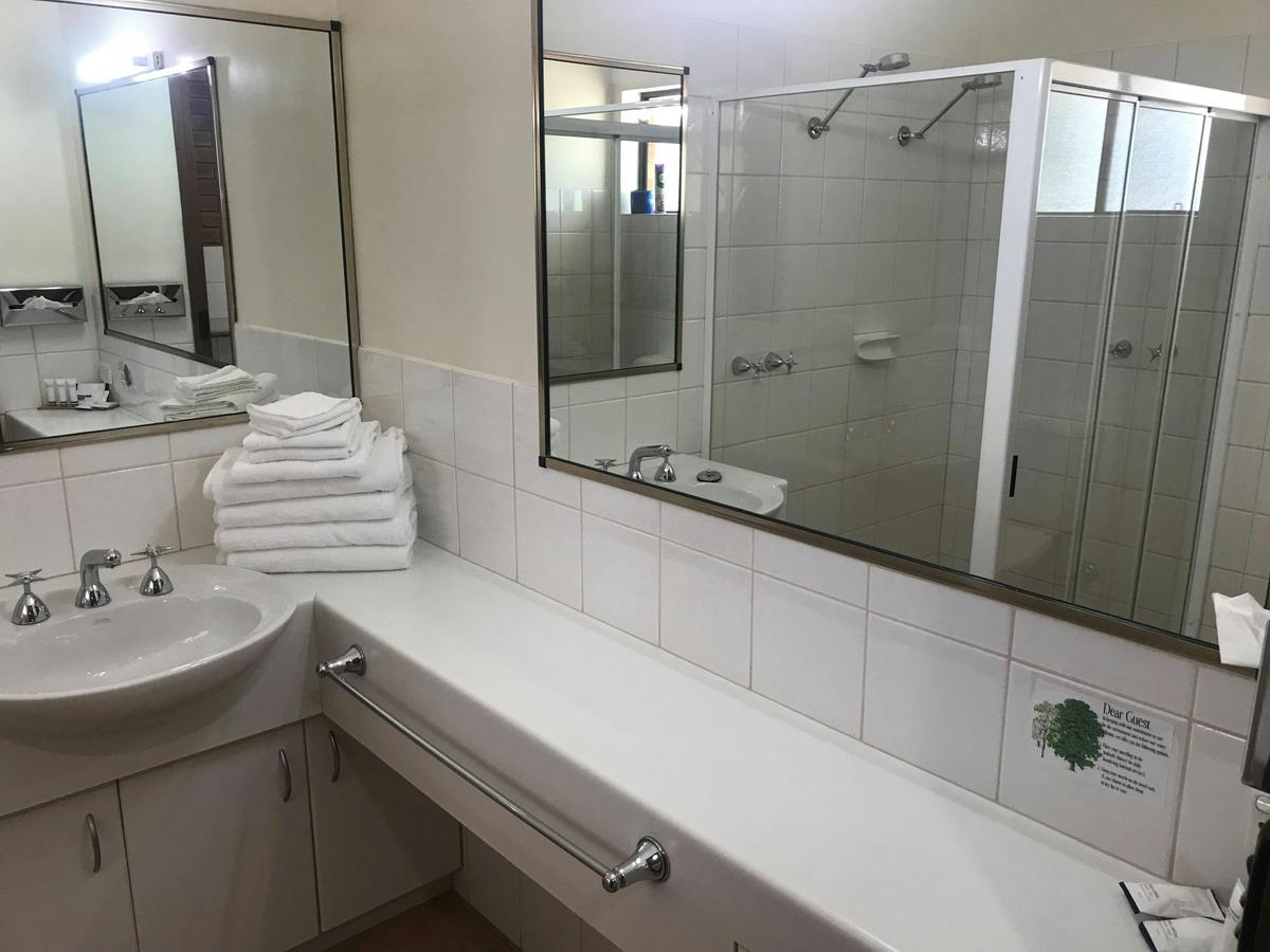 Spa Suite Bathroom