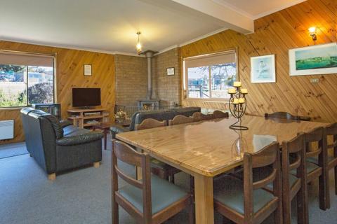 Guest Lounge/Dinning