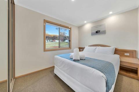 2 Bedroom Deluxe Cabin