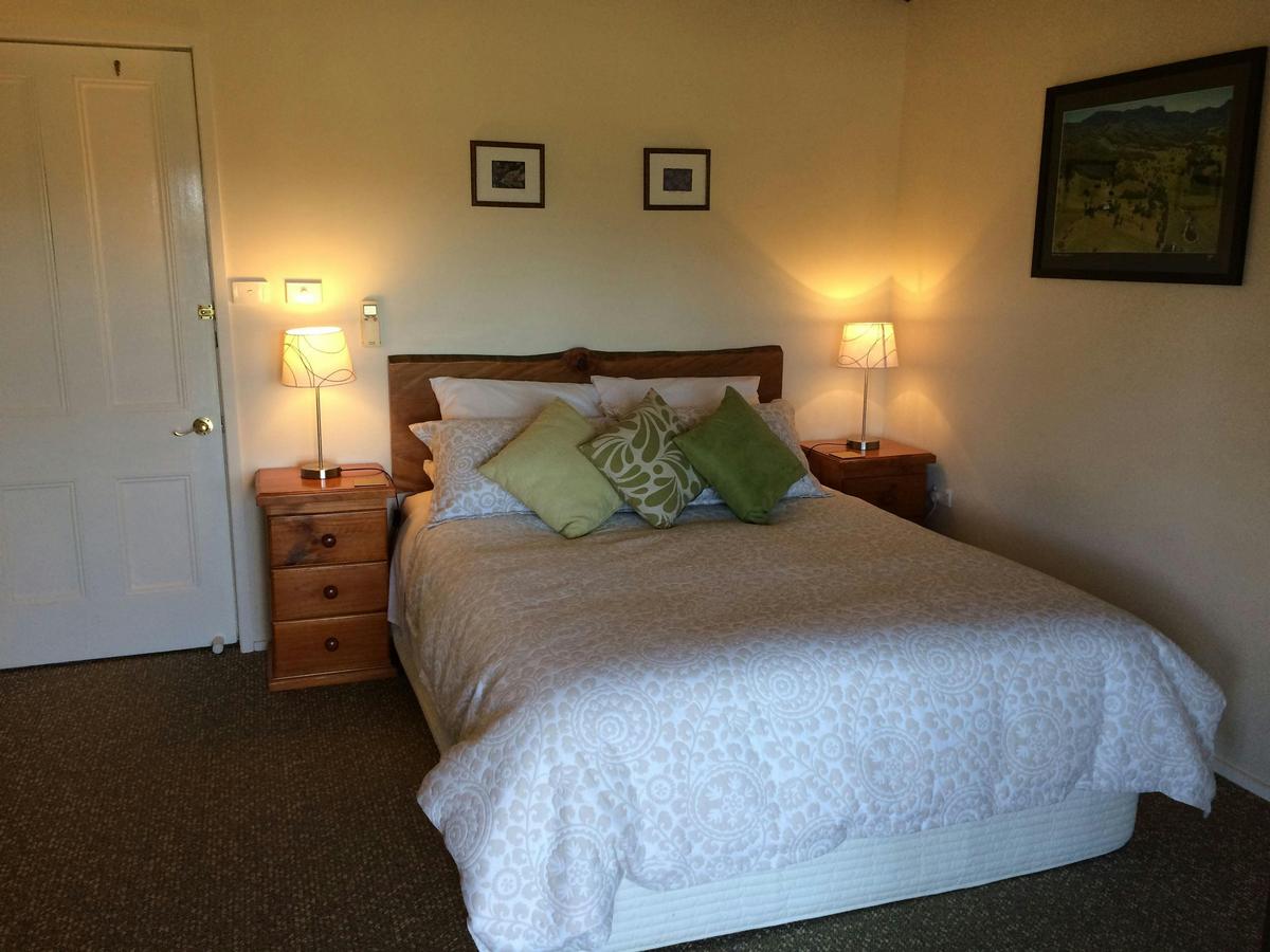 Wolumbin View Room - Bed and Breakfast Wing
