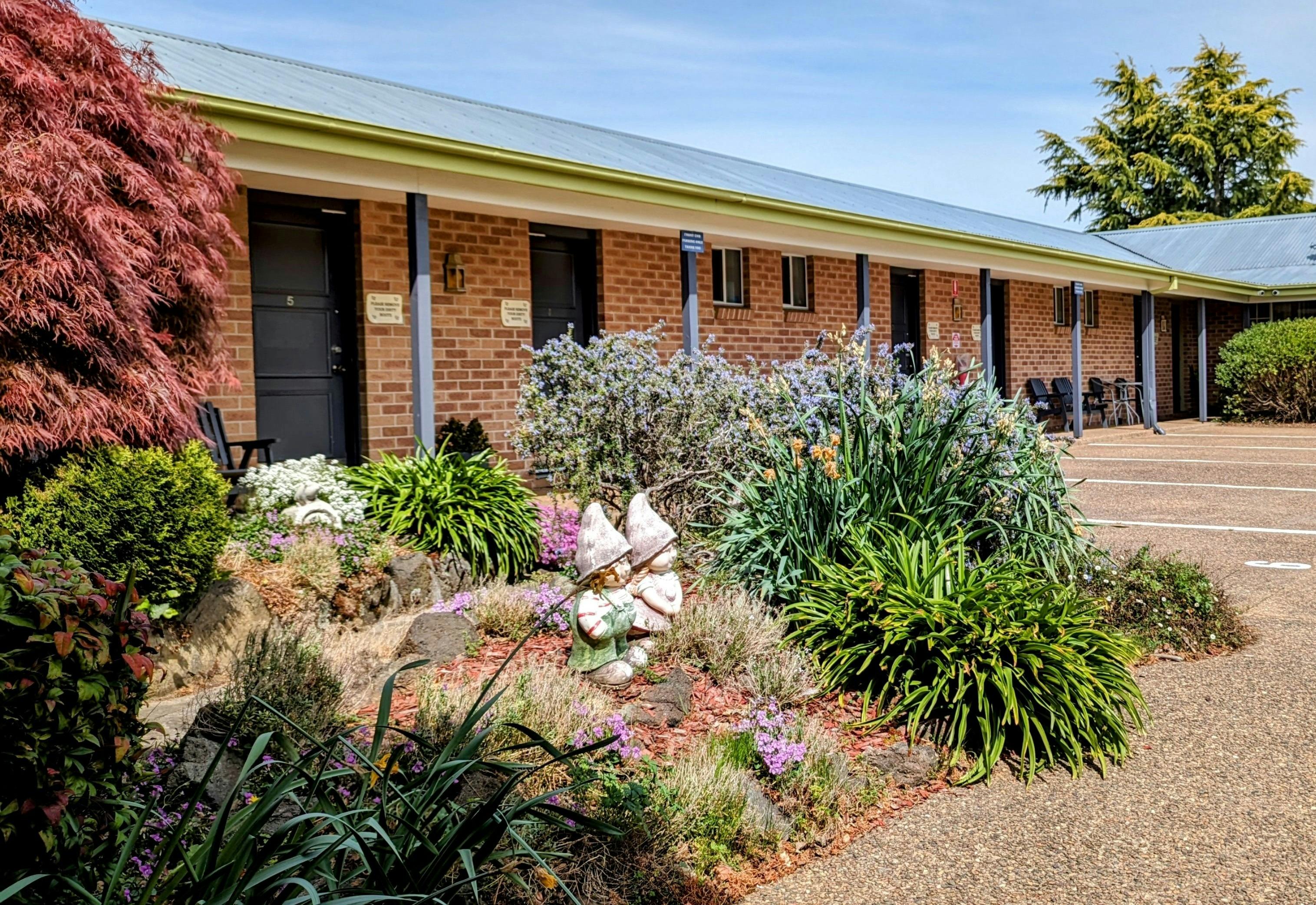 Exterior of Highlands Motor Inn