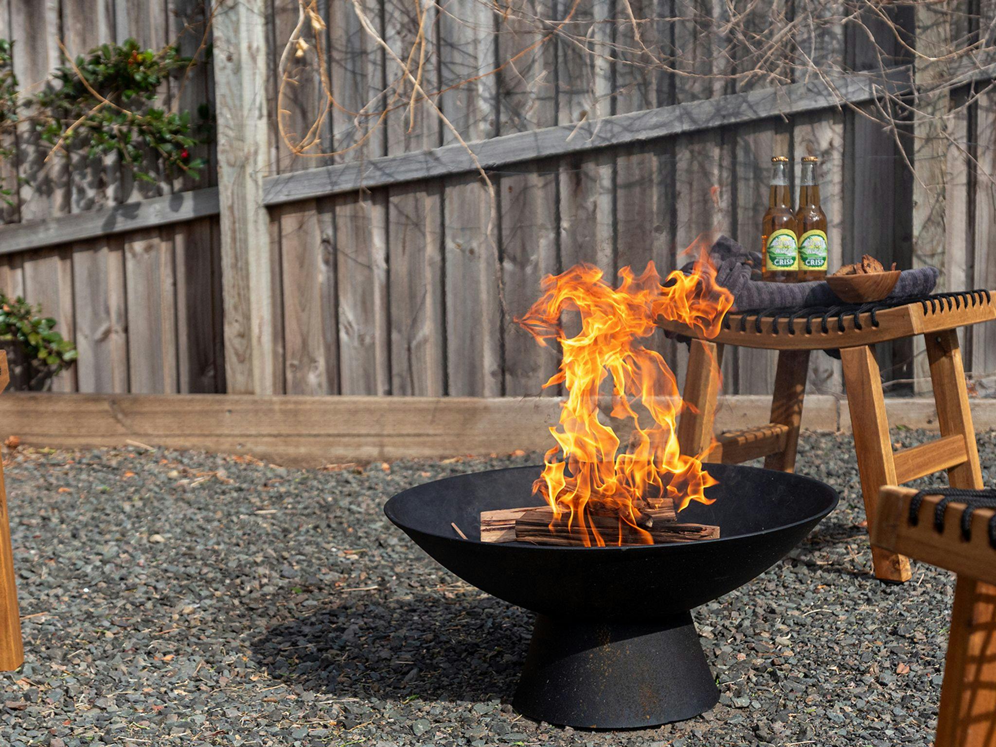 Holiday Cescent | Outdoor firepit | Enclosed backyard