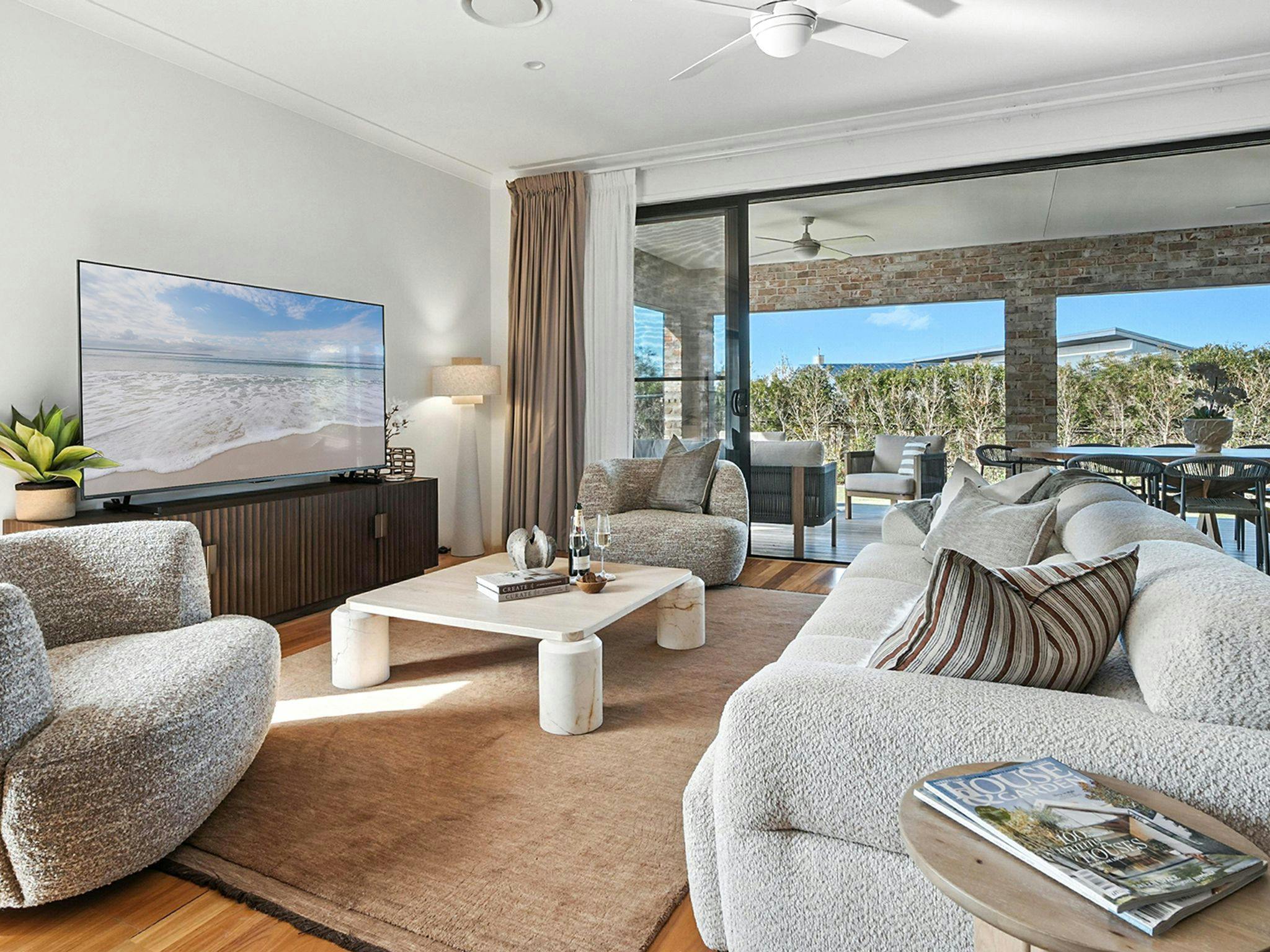 Holiday Cescent | Living room 1 | Smart TV | Central heating | Outdoor alfrecso dining  