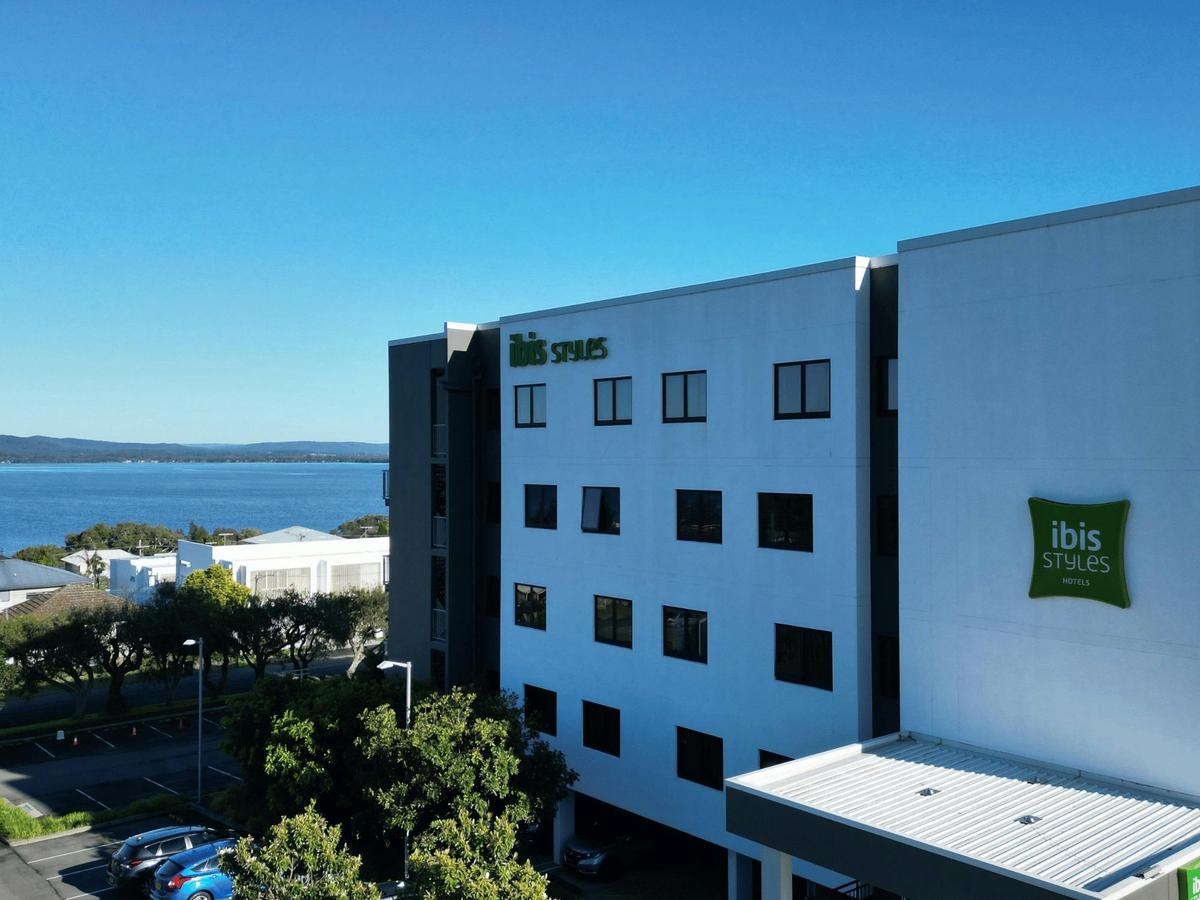Ibis Exterior - Lake Views