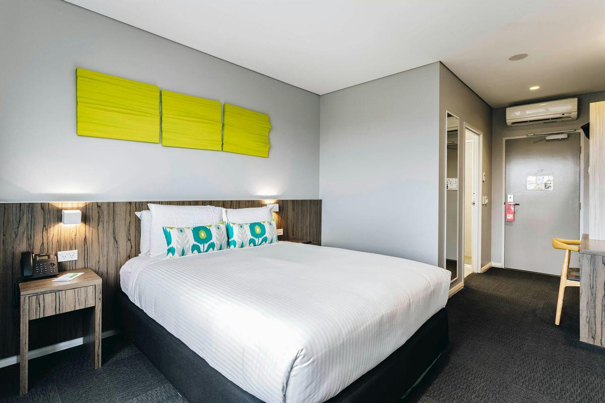 ibis Styles The Entrance, NSW - Standard Queen Room