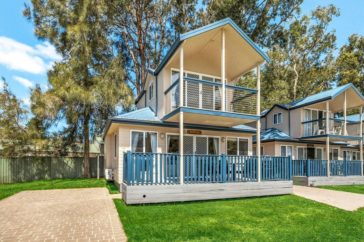 Two Storey Waterview Cottage Exterior