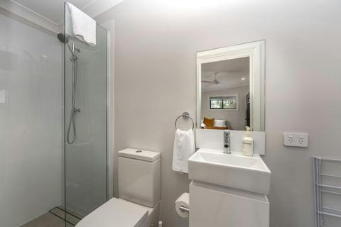 Deluxe Studio Bathroom