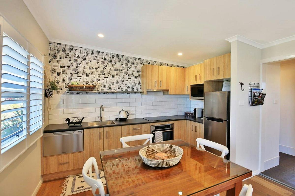 Beautiful entertainer's kitchen with everything you need.