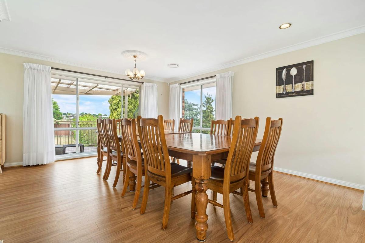 Dining table at Kelso Ridge