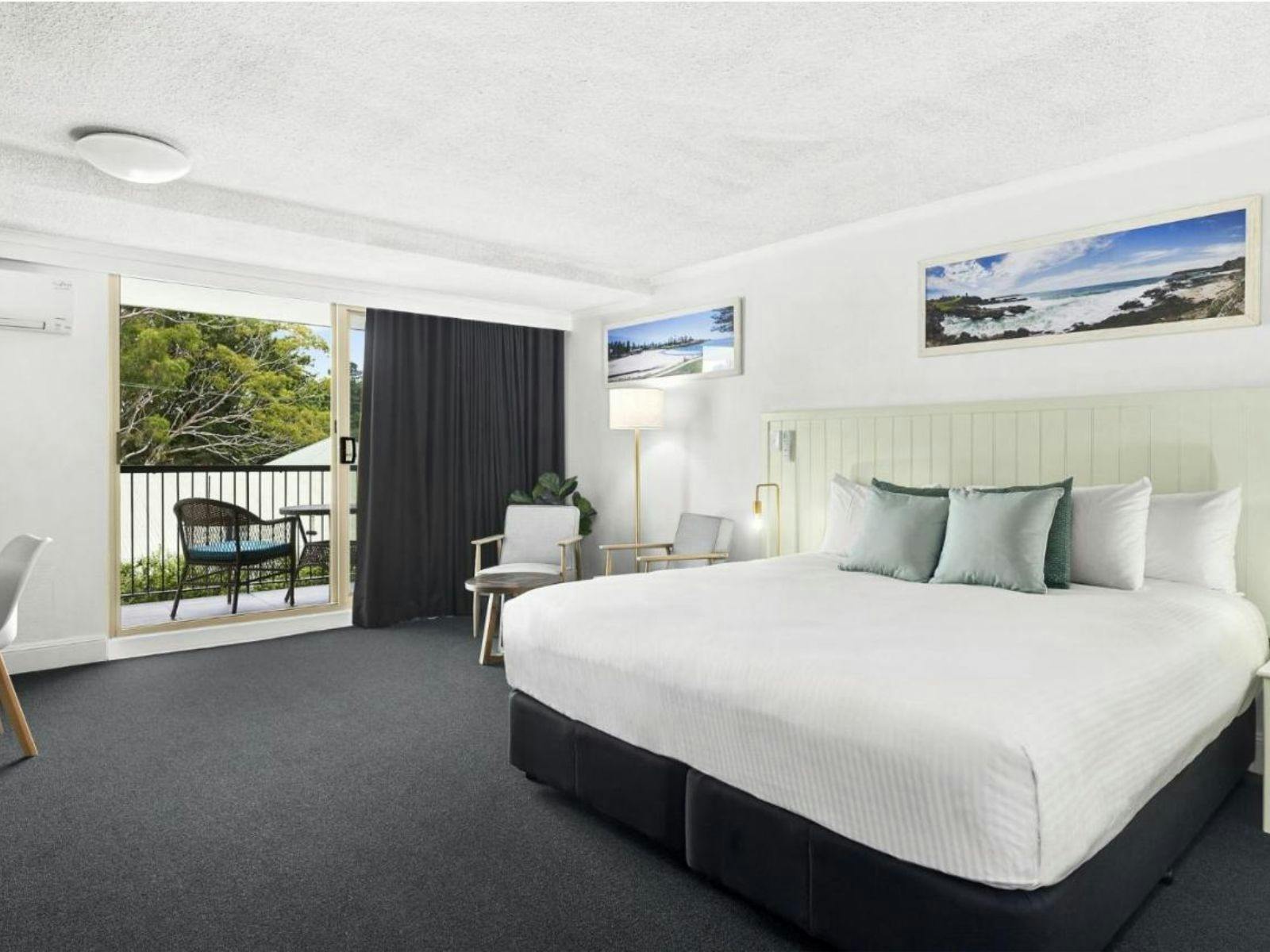 Deluxe King Room with Balcony