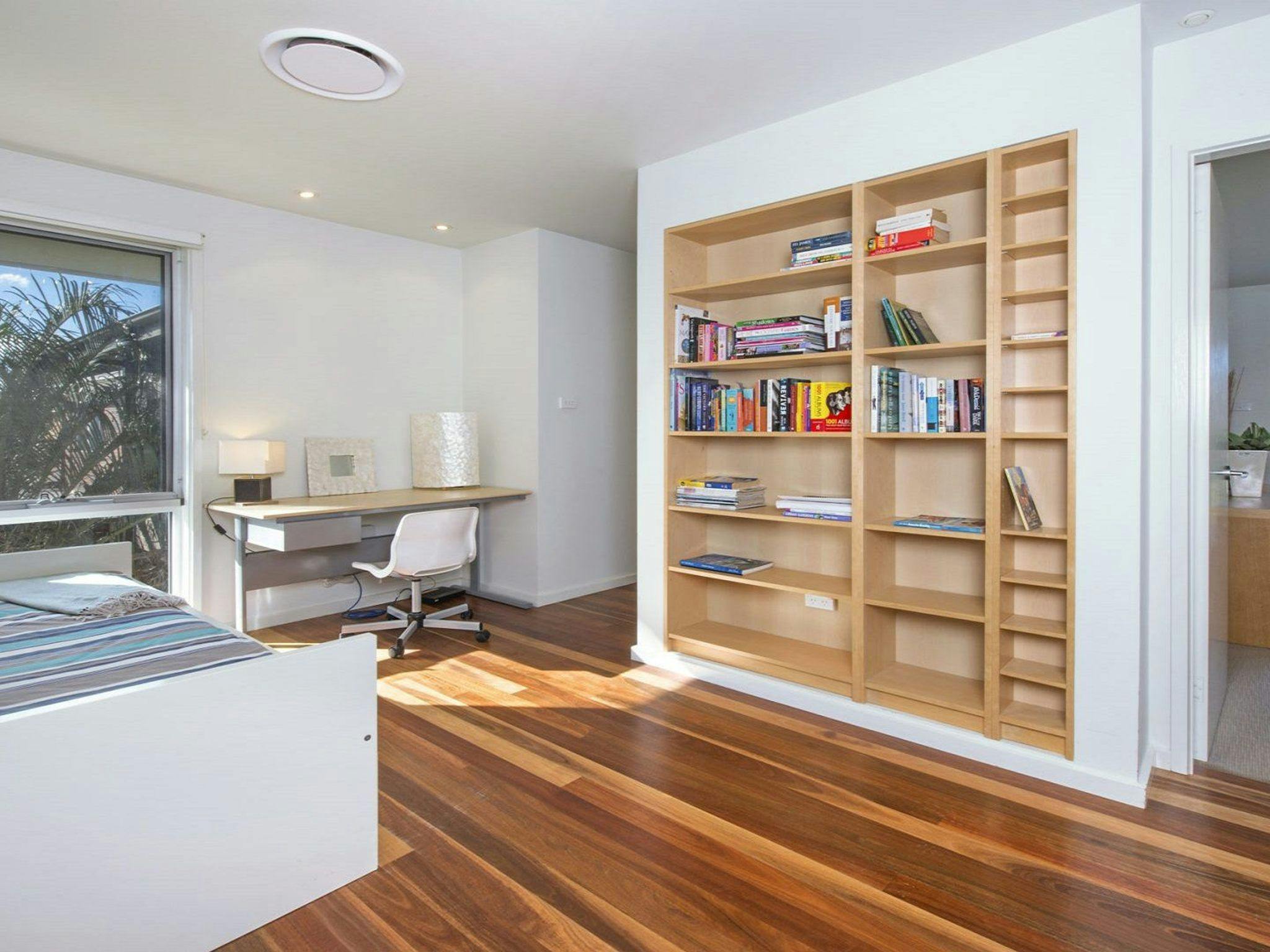 Isthmus on North Kiama Drive