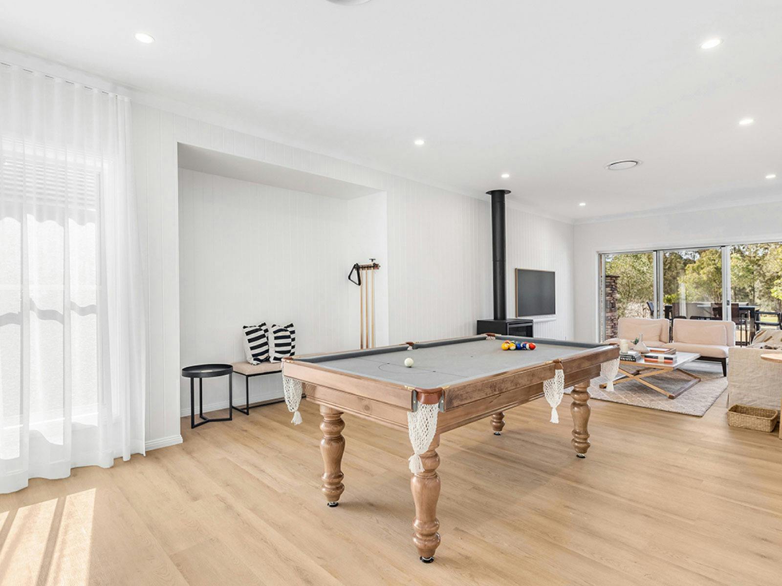Kangaroo Croft entertainment area with pool table