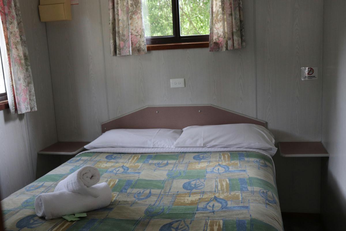 Lawson cabin - Master bedroom