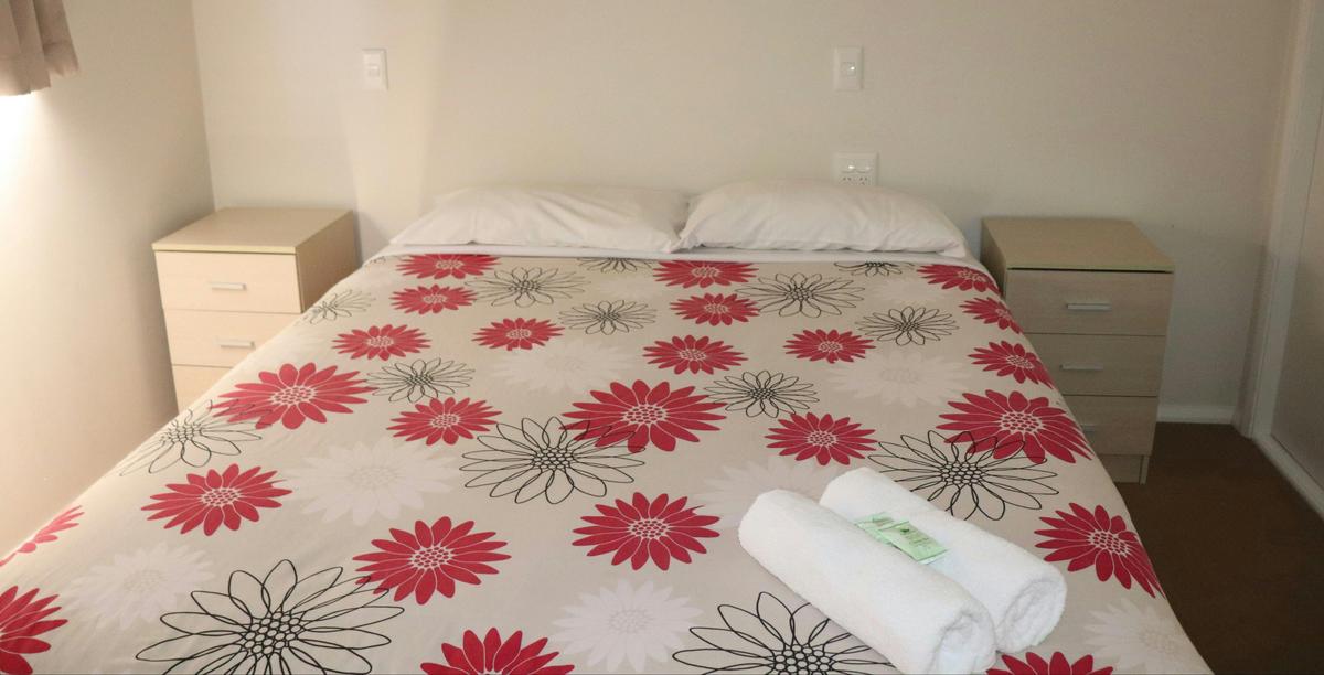 Wentworth cabin - Master bedroom