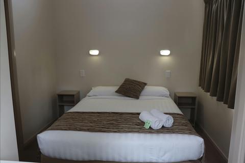 Blaxland cabin - Master bedroom