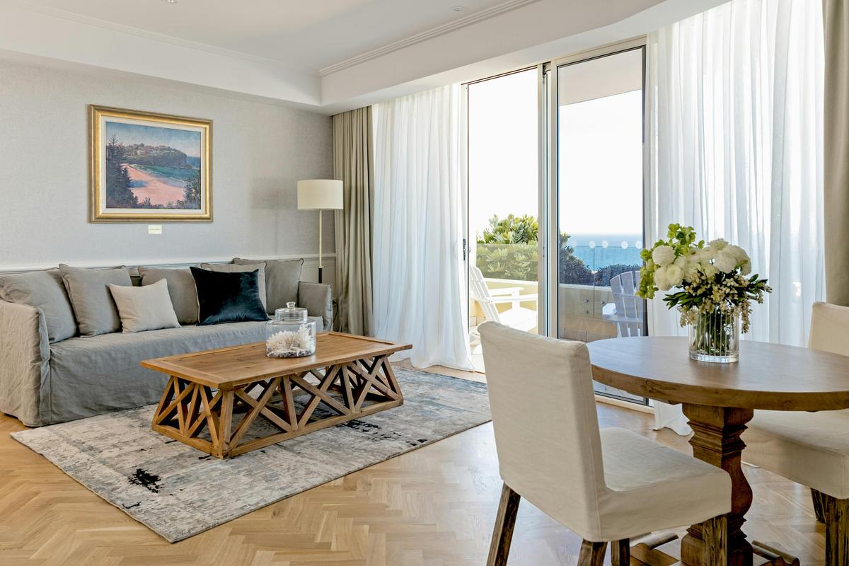 Jonah's Whale Beach Peninsula Room