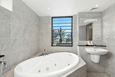 ibis Styles Port Macquarie - Ocean View Spa Suite