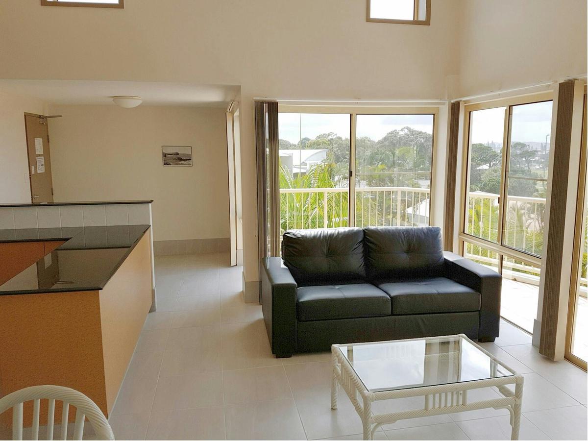 1 BR Seaview Lounge