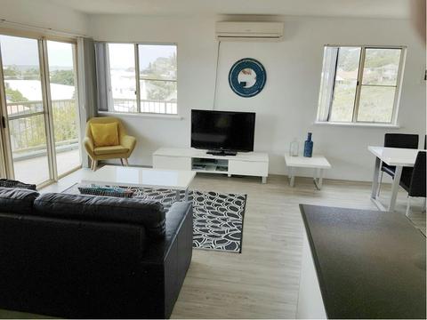 1 BR Seabreeze Lounge dining room