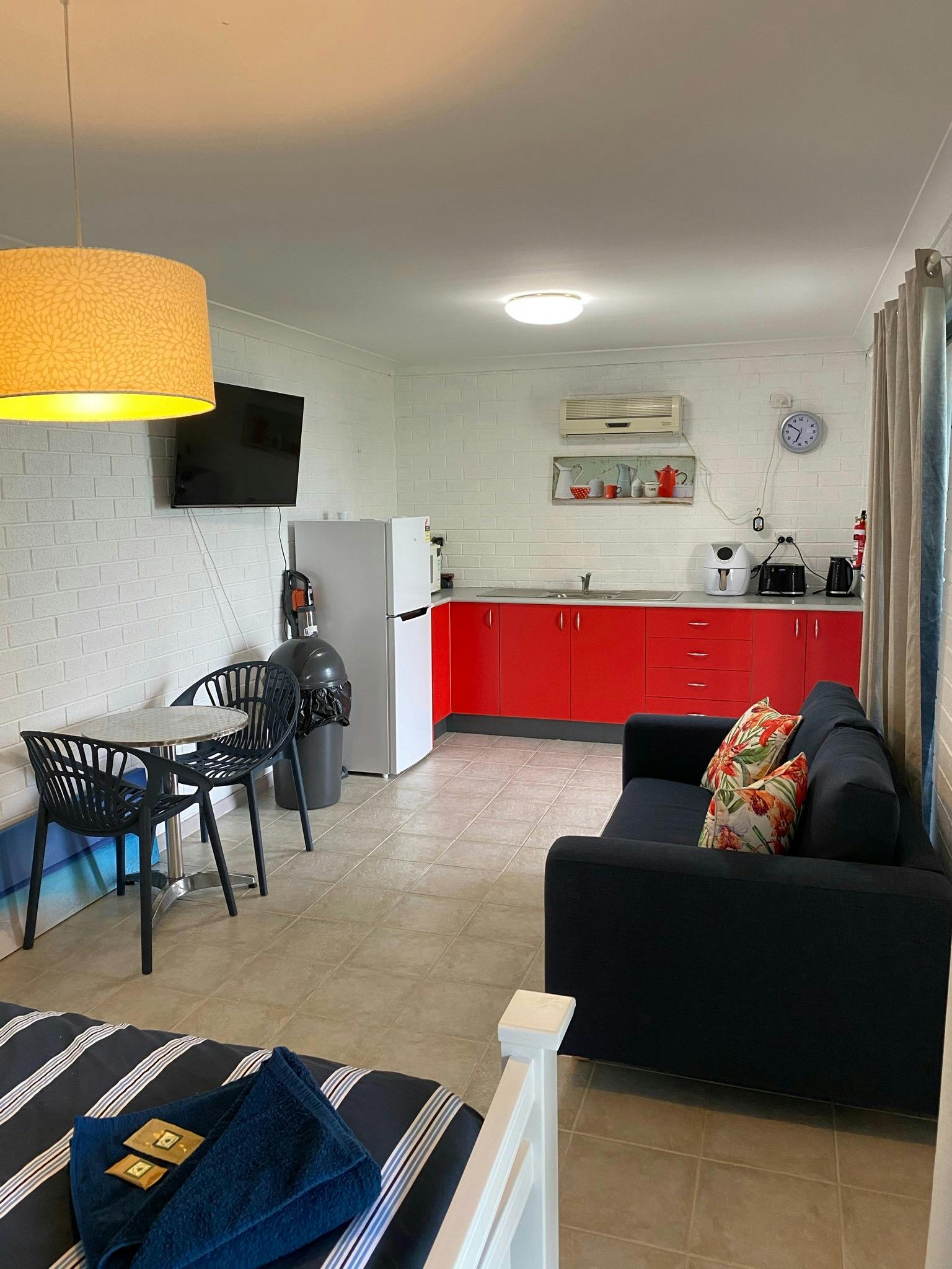 Pelicans nest studio apartment