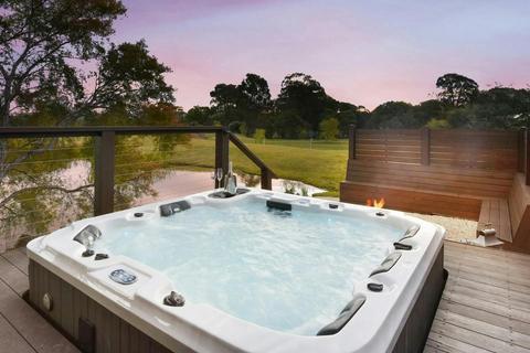 Lilies Luxury Retreats