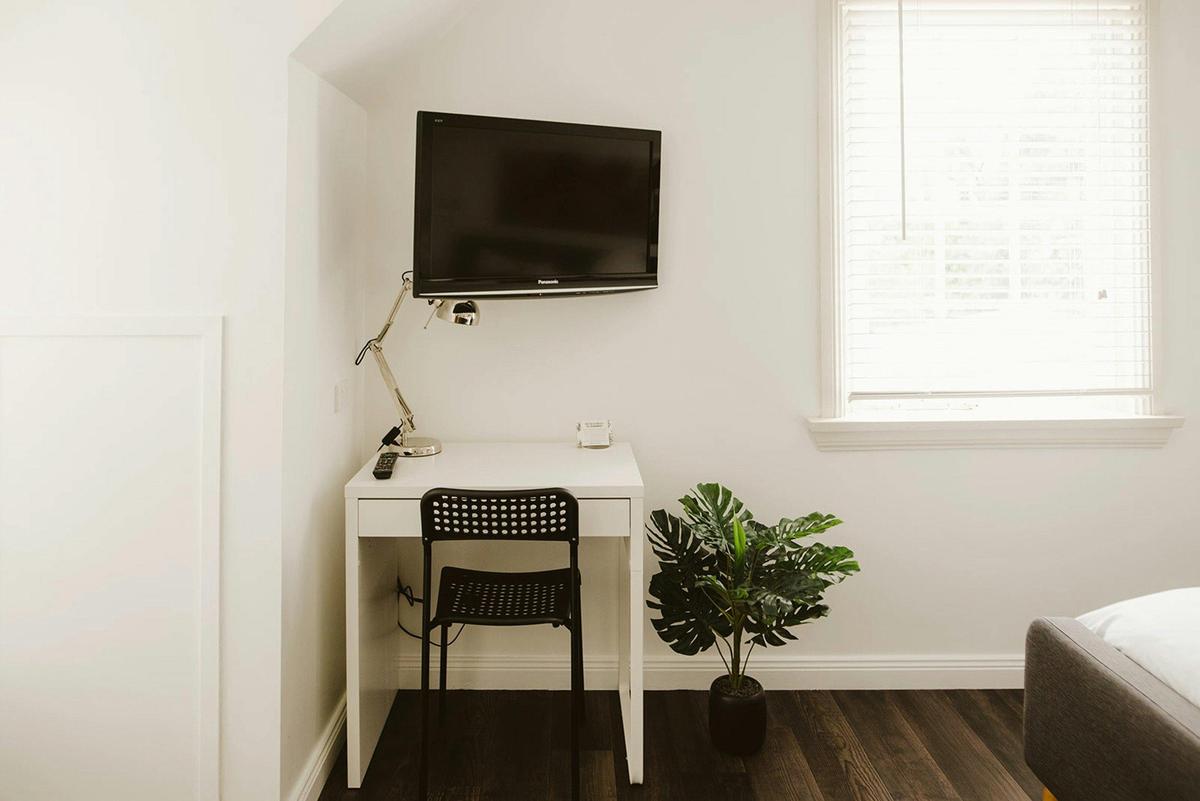 TV/desk nook - desk and laptop charging station