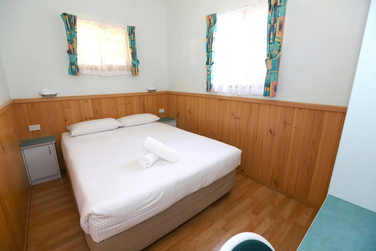 Standard Cabin - main bedroom