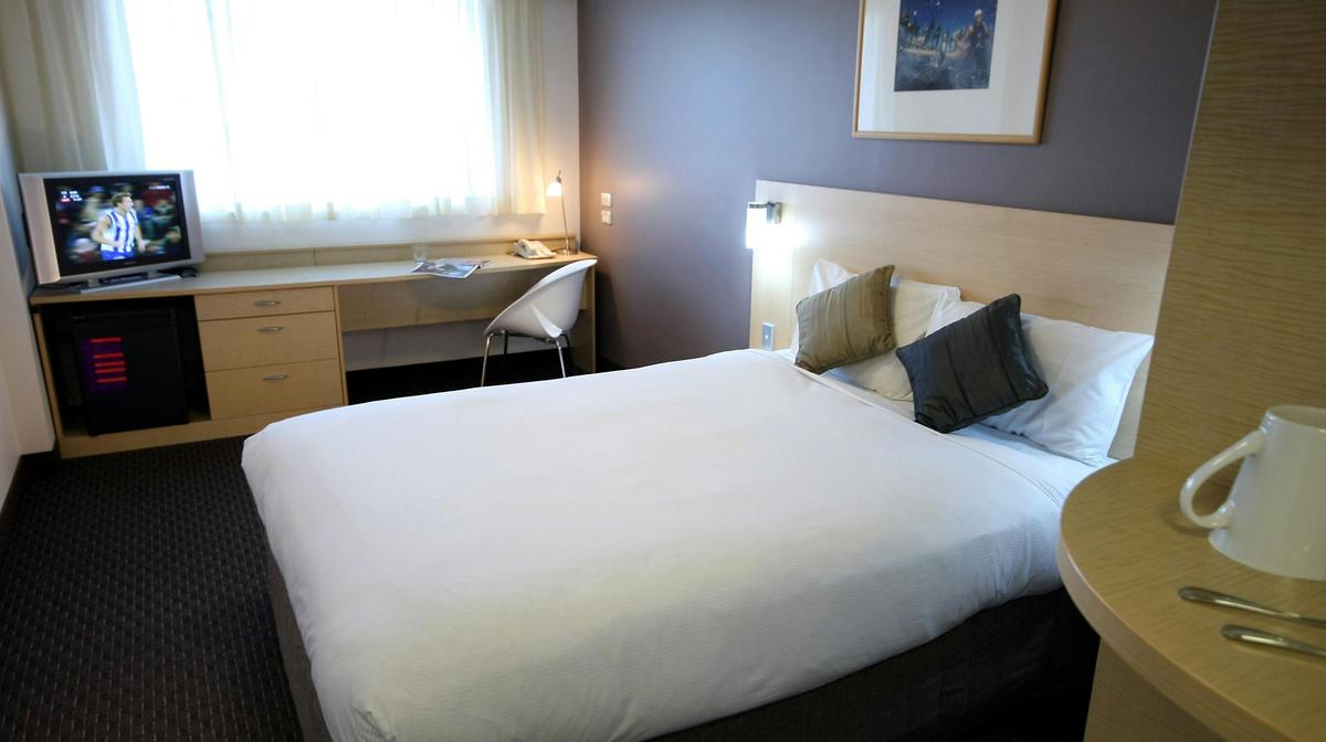 Queen Room ibis