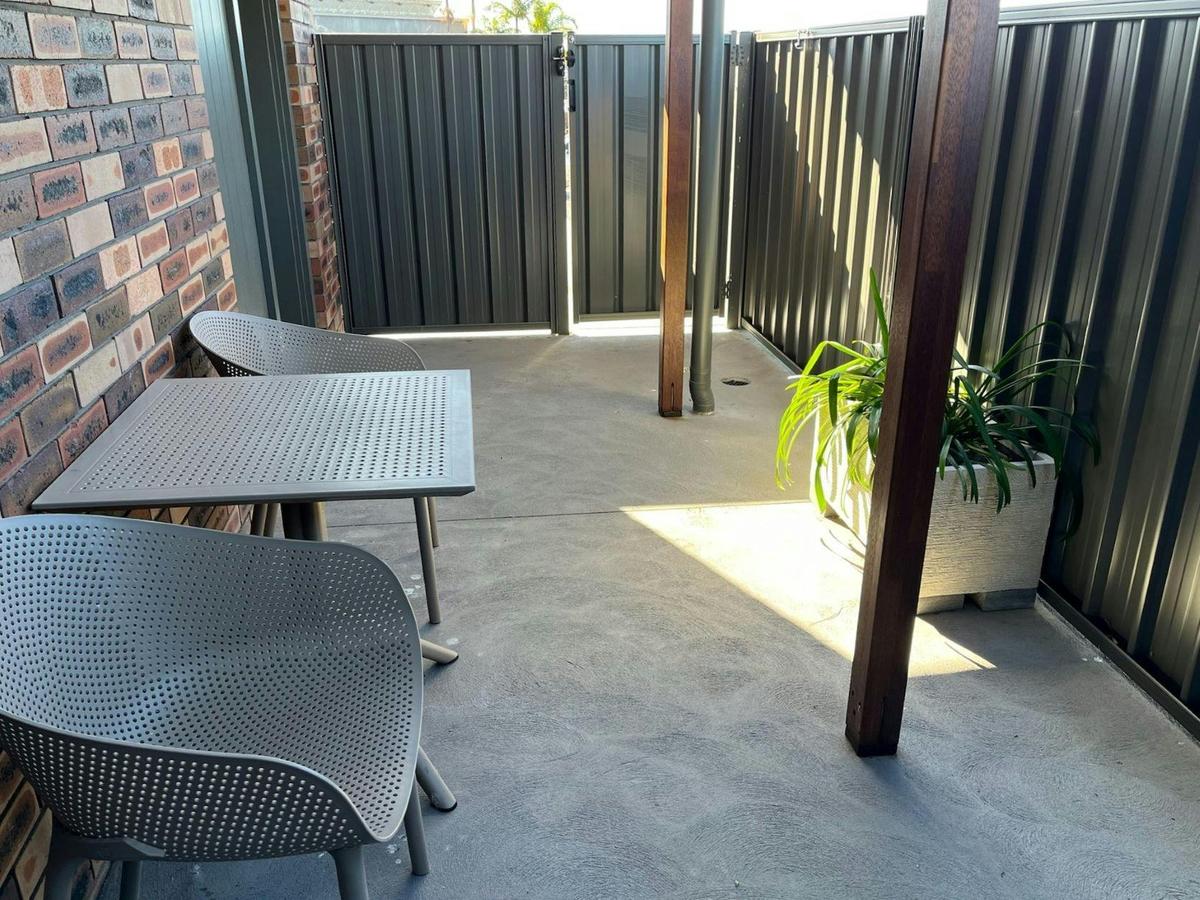 Deluxe King Courtyard