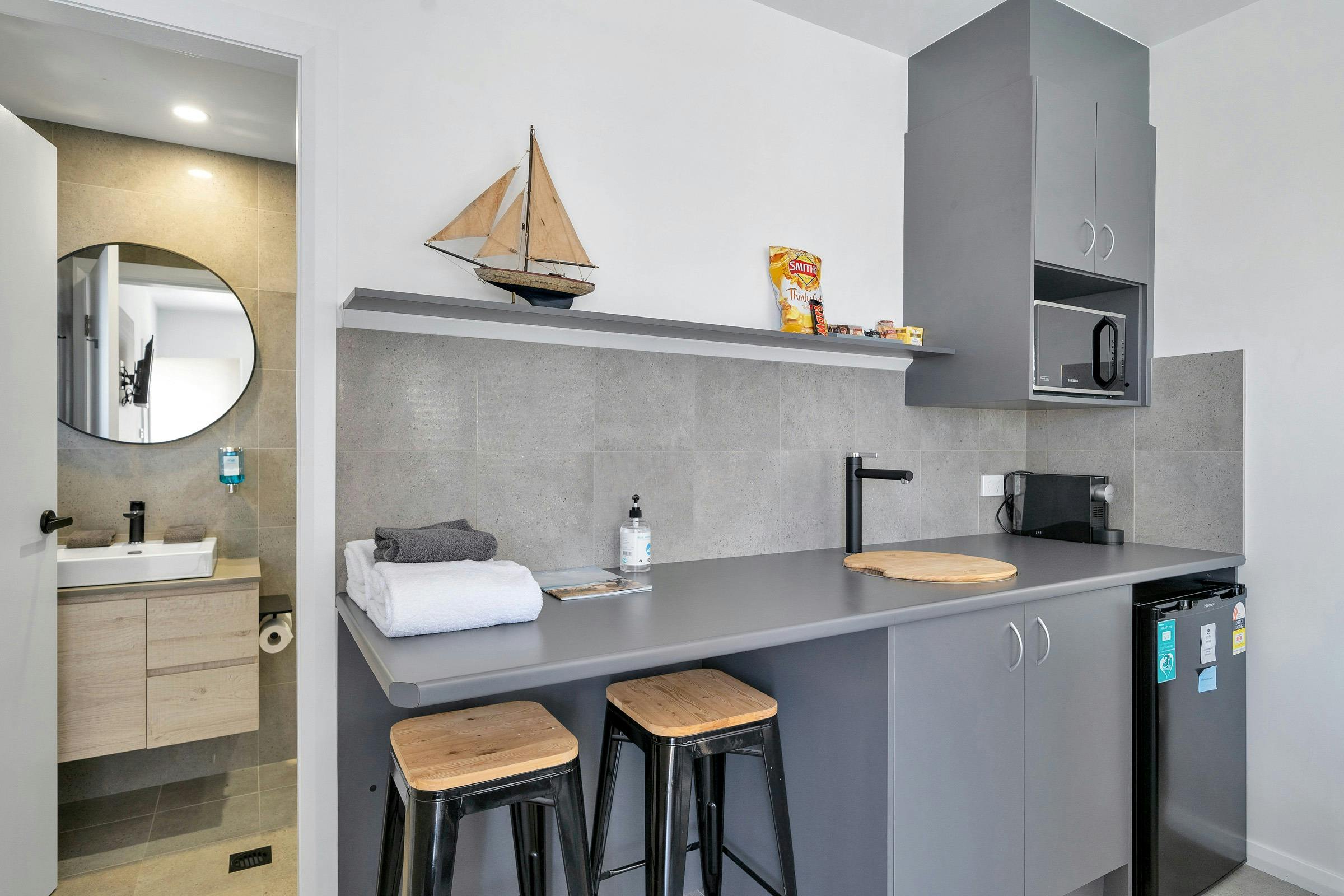 Deluxe King with Kitchenette